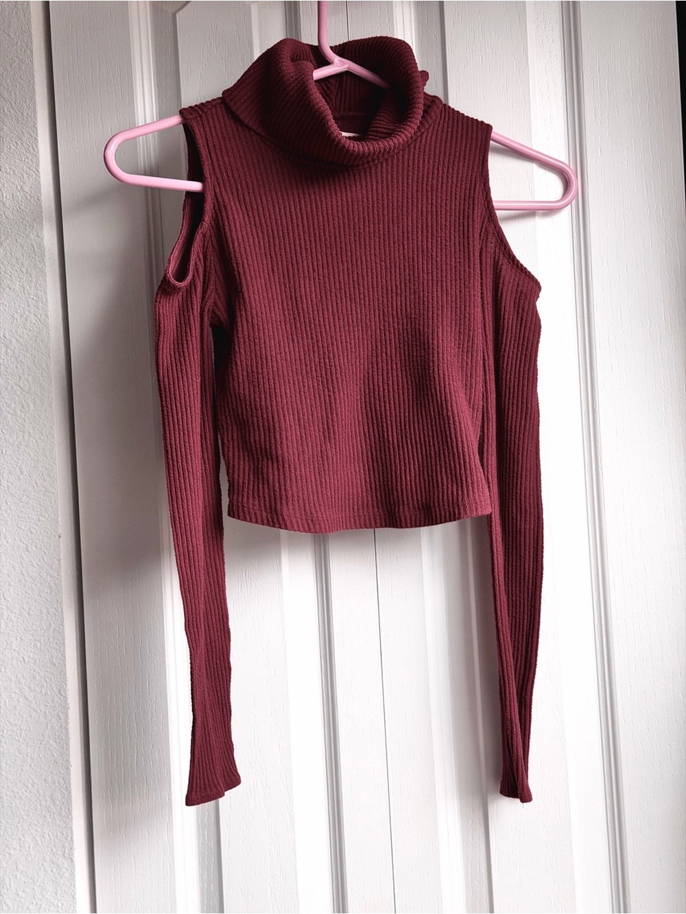 y2k Hollister Burgundy Ribbed Cold-Shoulder Turtleneck Long Sleeve